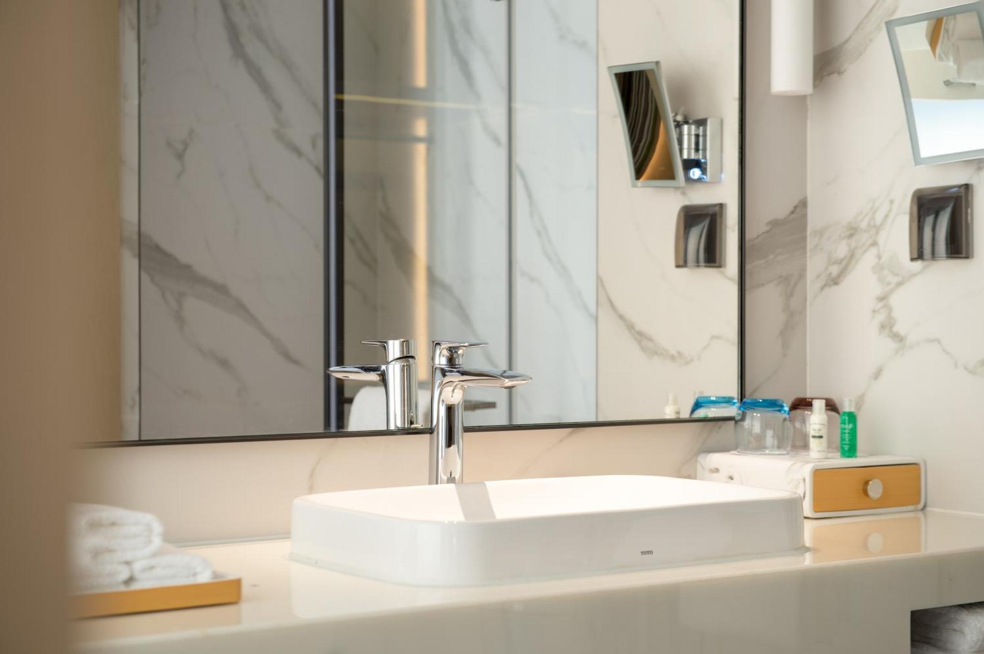 Отель Element Guangzhou Baiyun Экстерьер фото