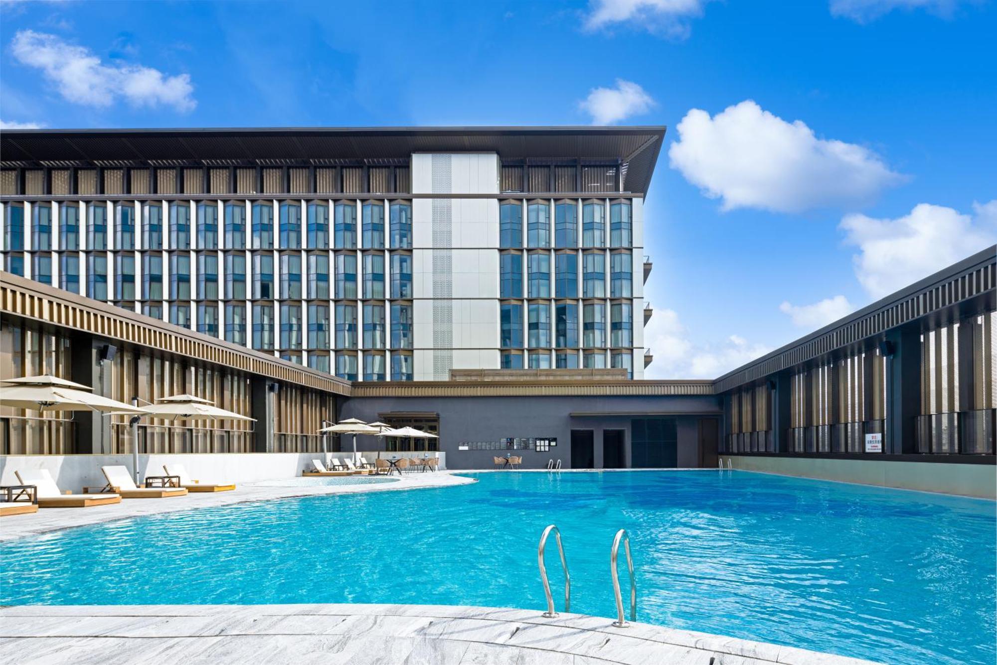Отель Element Guangzhou Baiyun Экстерьер фото